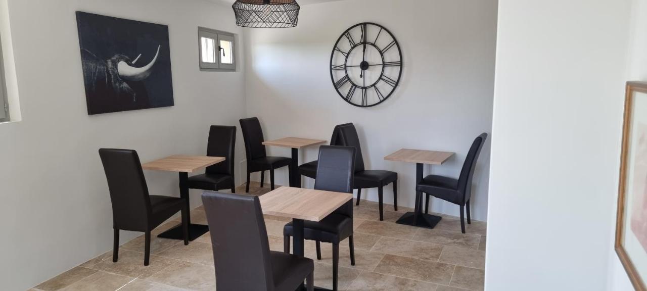 Bed and Breakfast Le Petit Eden Saint-Quentin-la-Poterie Esterno foto