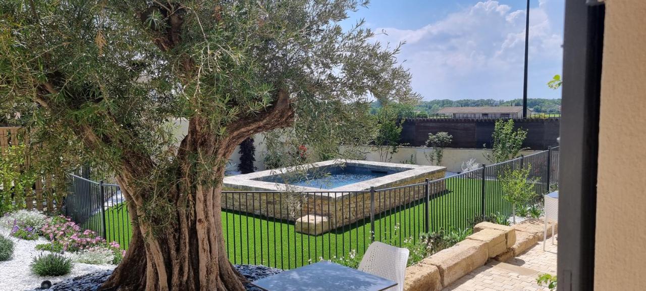 Bed and Breakfast Le Petit Eden Saint-Quentin-la-Poterie Esterno foto
